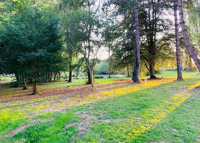 Du Parc Du Moulin Du Pre Apartment *